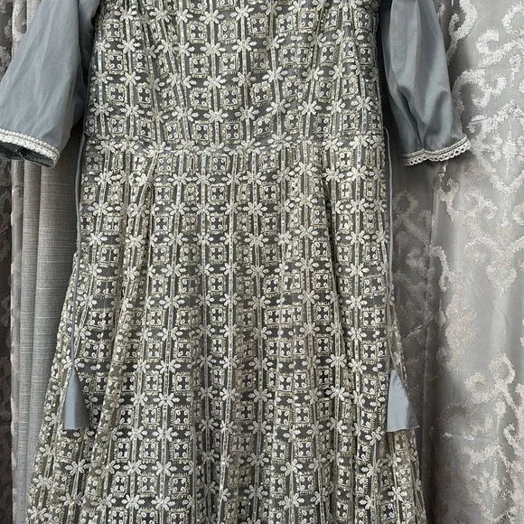 Anarkali Salwar Dress Outfit Gold and White Design - Picture 6 of 9